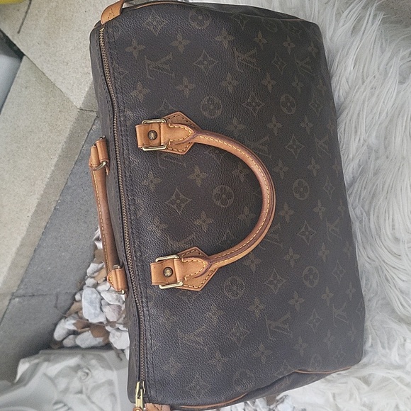 Louis Vuitton Handbags - Louis Vuitton Speedy 35 monogram purse authentic Vintage *Host Pick!*